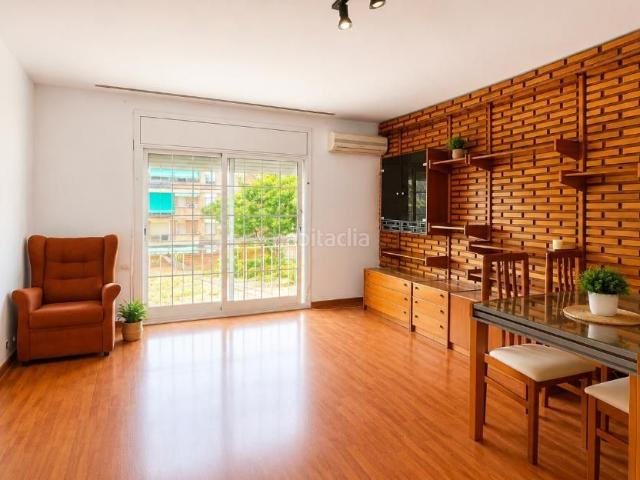 Piso en venta en Badalona, Bufalà. Pisos.
