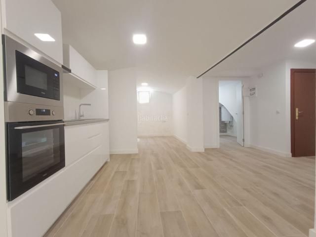 Piso en venta en Badalona, Gorg. Oportunidad única Vivienda semisotano totalmente reformada con terraza privada. Pisos.