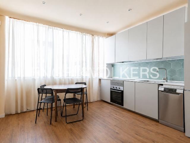 Piso en venta en Badalona, Gorg. Piso completamente reformado a metros de la Rambla del Gorg. Pisos.