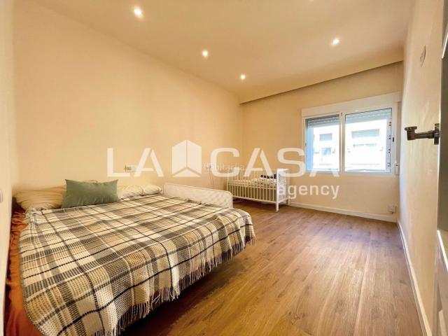 Piso en venta en Badalona, Gorg. Piso exterior reformado en el barrio de Gorg, Badalona. Pisos.