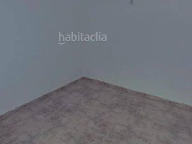 Piso en venta en Badalona, La Salut. BADALONA Barcelona. EN RENTABILIDAD se vende alquilado, no se puede visitar ni hipotecar. Pisos.