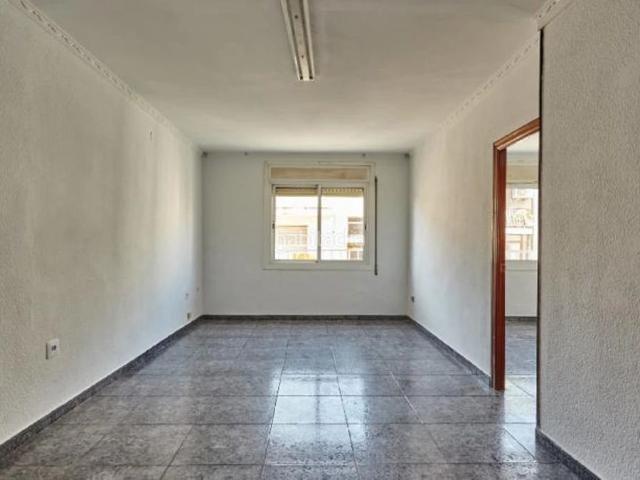 Piso en venta en Badalona, La Salut. Badalona, Barcelona. EN RENTABILIDAD se vende alquilado, no se puede visitar ni hipotecar. Pisos.