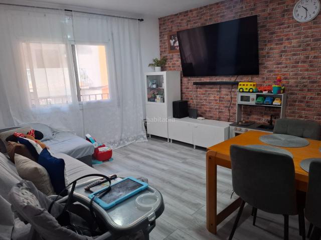 Piso en venta en Badalona, La Salut. Paseo de la Salud: con patio, reformado y listo para disfrutar. Pisos.