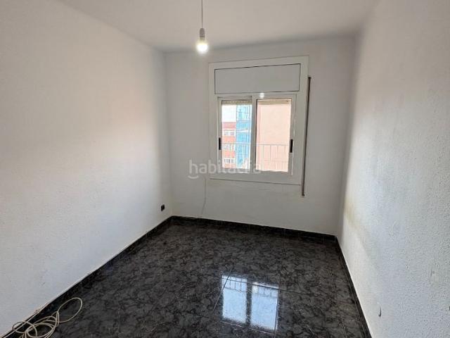 Piso en venta en Badalona, Llefià. Todo exterior!. Pisos.