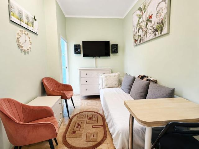 Piso en venta en Badalona, Llefià. ÁTICO CON TERRAZA A NIVEL DE 15 M2 EN LA MEJOR CALLE PEATONAL DE LLEFIÀ 3º REAL. Pisos.