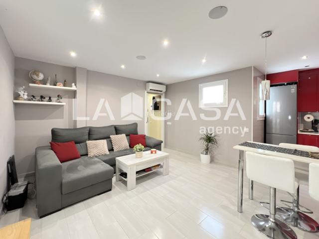 Piso en venta en Badalona, Llefià. Ático reformado en Llefià, listo para entrar a vivir. Pisos.