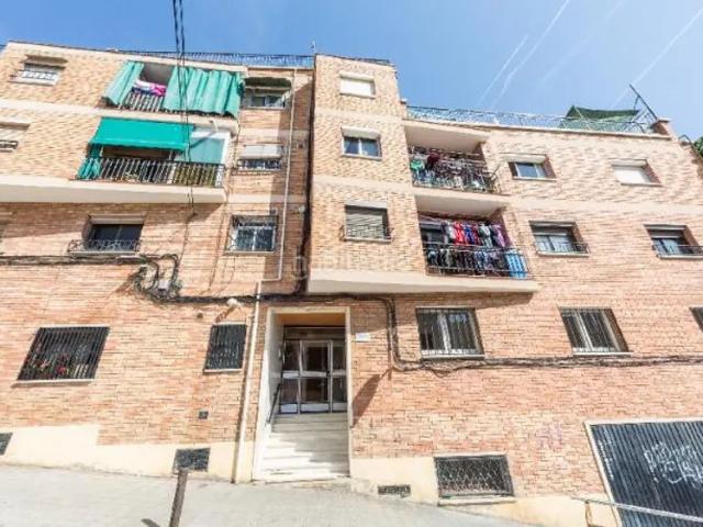 Piso en venta en Badalona, Llefià. Badalona, Barcelona. EN RENTABILIDAD se vende alquilado, no se puede visitar ni hipotecar. Pisos.