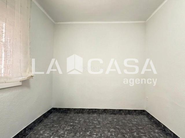 Piso en venta en Badalona, Llefià. BALCON TRES HABITACIONES. Pisos.