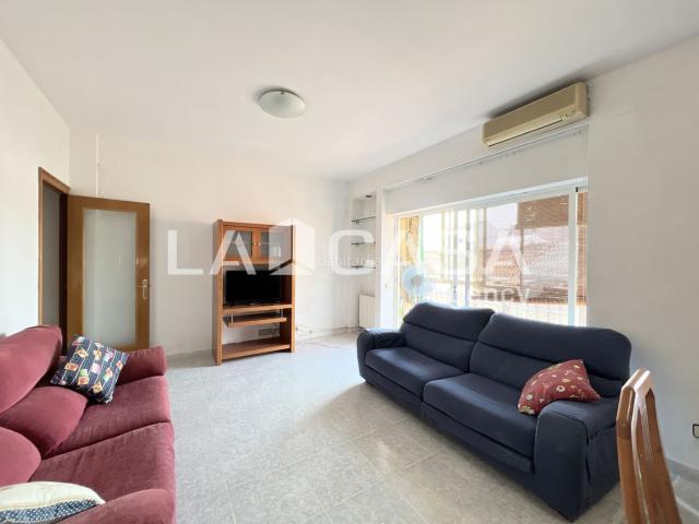 Piso en venta en Badalona, Llefià. GRAN OPORTUNIDAD EN INMEJORABLE ZONA!. Pisos.
