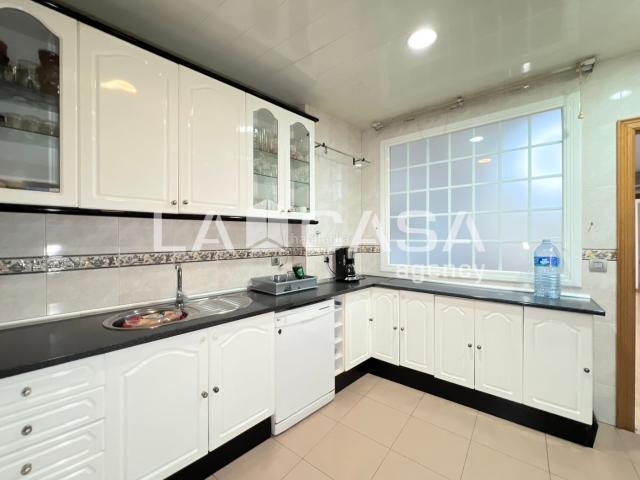 Piso en venta en Badalona, Llefià. GRAN OPORTUNIDAD EN INMEJORABLE ZONA!. Pisos.