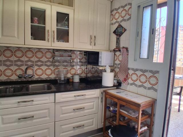 Piso en venta en Badalona, Llefià. GRAN PISO DE 4 DORMITORIOS CON TERRAZA !. Pisos.