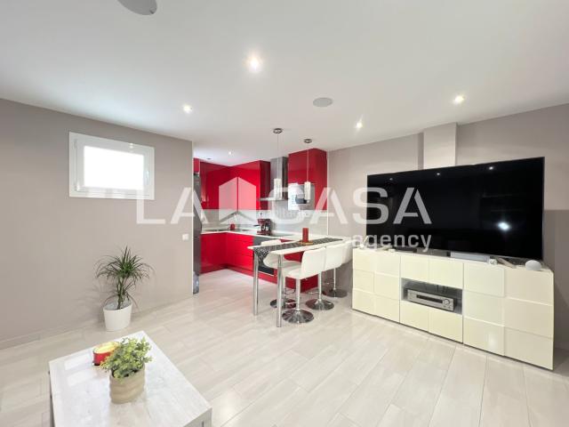 Piso en venta en Badalona, Llefià. HERMOSO PISO!. Pisos.