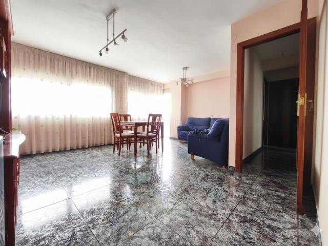 Piso en venta en Badalona, Llefià. Luminoso piso en Llefia. Pisos.