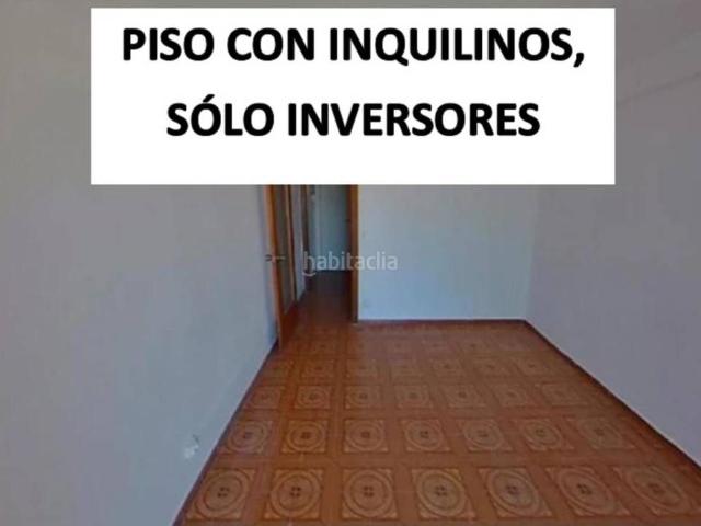 Piso en venta en Badalona, Llefià. Piso ALQUILADO en venta en calle Autonomia BADALONA. Pisos.