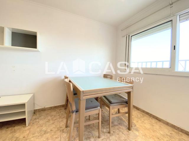Piso en venta en Badalona, Llefià. Piso con ascensor y excelentes vistas en muy buen estado. Pisos.