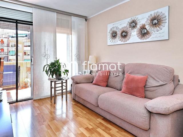 Piso en venta en Badalona, Llefià. PISO EXTERIOR CON ASCENSOR. Pisos.