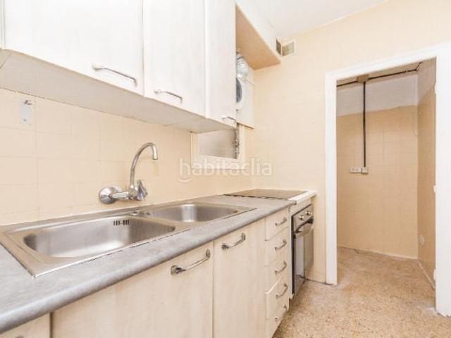 Piso en venta en Badalona, Llefià. Piso en venta en calle Orio. Pisos.