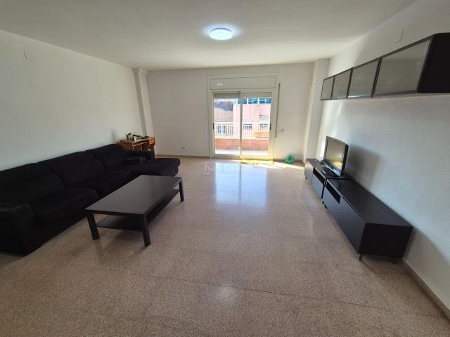 Piso en venta en Badalona, Lloreda. INCREIBLE VIVIENDA DE 143 METROS CUADRADOS. Pisos.