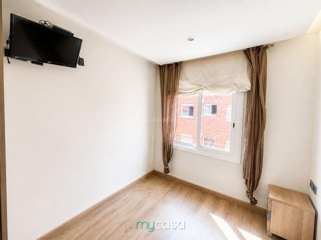 Piso en venta en Badalona, Puigfred. ¡REFORMA, BALCÓN Y LUZ! SOLO TENDRÁS QUE TRAER LAS MALETAS. Pisos.