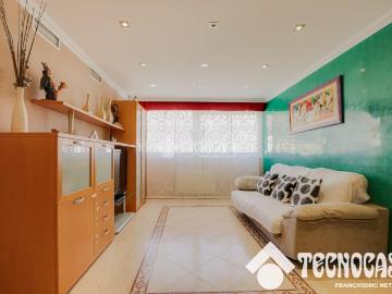 Piso en venta en Badalona, Pomar. Piso en venta en Badalona. Pisos.