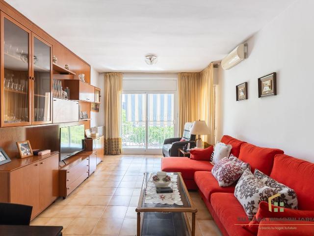 Piso en venta en Badalona, Progrés Pep Ventura. Piso para entrar a vivir con balcón. Pisos.
