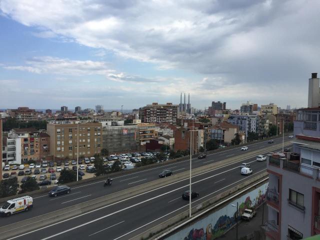 Piso en venta en Badalona, Sant Crist. Oportunidad en Badalona Centro Sobreático con 115 m2 de terraza y precio para reformar a tu gusto. Pisos.