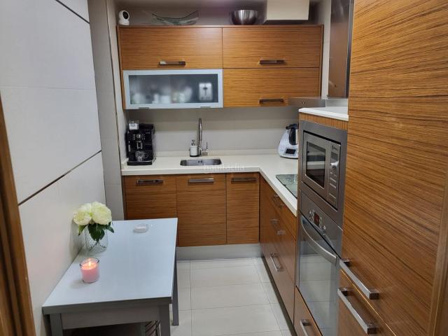 Piso en venta en Badalona, Sant Crist. PISO DE TRES HABITACIONES CON ASCENSOR. Pisos.