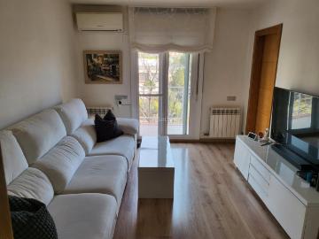 Piso en venta en Badalona, Sant Crist. PISO DE TRES HABITACIONES CON ASCENSOR. Pisos.