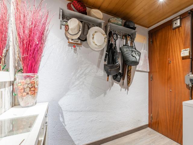 Piso en venta en Badalona, Sant Roc. ¡Descubre tu hogar ideal en Badalona! Espectacular piso de 5 dormitorios. Pisos.