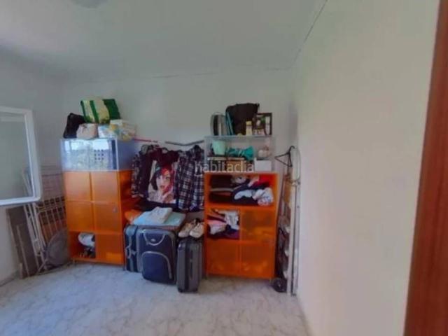 Piso en venta en Badalona, Sant Roc. Piso ALQUILADO en venta en avda Marques de Montoroig. Pisos.