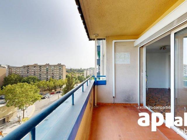 Piso en Venta en Badia del Vallès