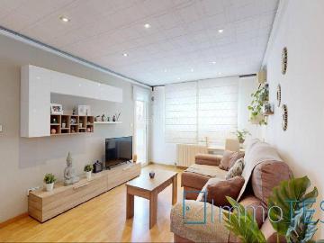 Piso en venta en Badia del Vallès. CON ASCENSOR Y BALCÓN. Pisos Badia del.