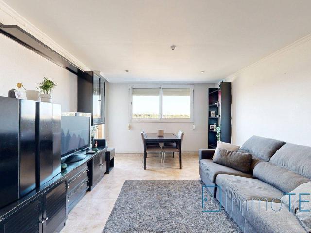 Piso en venta en Badia del Vallès. ASCENSOR Y BALCÓN. Pisos Badia del.