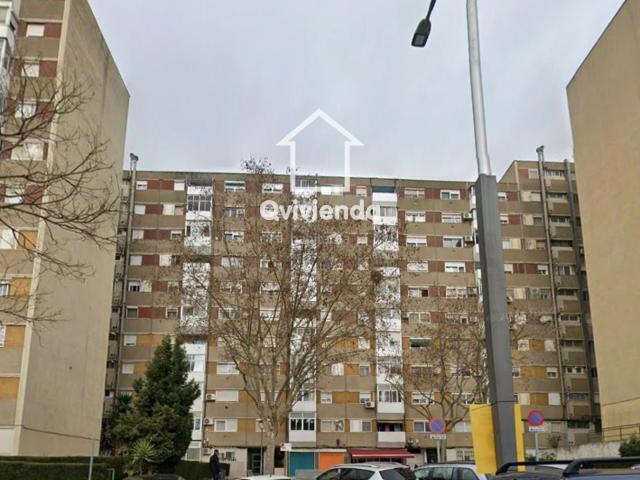 Piso en venta en Badia del Vallès. Piso ALQUILADO de 3 habitaciones con balcón en Badia del Vallès, Barcelona. Pisos Badia del.