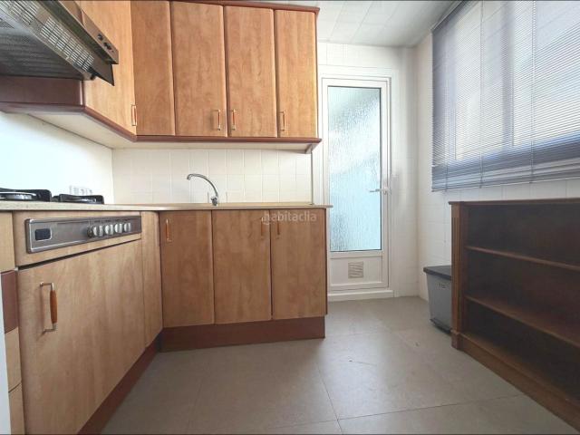 Piso en venta en Badia del Vallès. PISO ALTO CON ASCENSOR, EXTERIOR Y MUY LUMINOSO, CON BALCÓN Y VISTAS DESPEJADAS. Pisos Badia del.