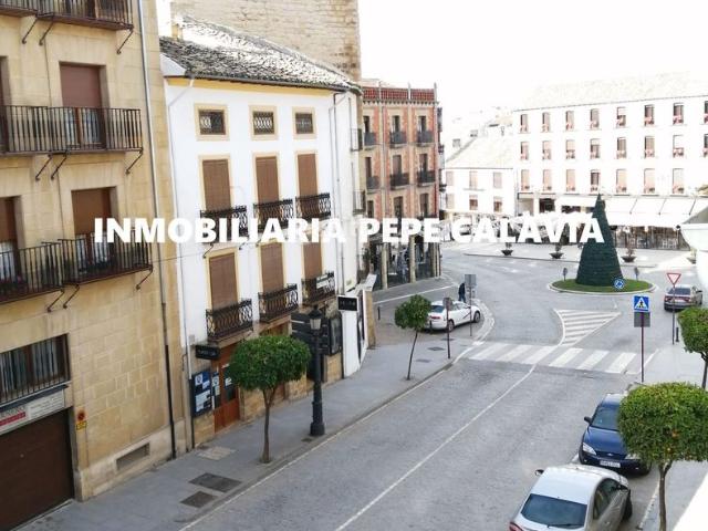Piso en venta en Baeza. GRAN VIVIENDA EN EL MISMO CENTRO. Pisos.