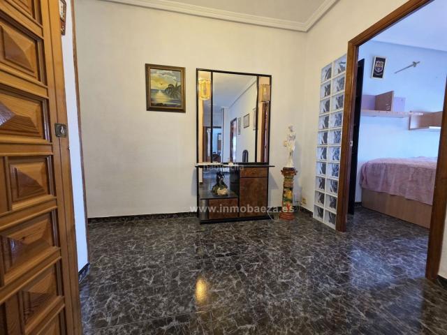Piso en venta en Baeza. Piso en venta en Barrio Andalucía, 4 dormitorios. Pisos.