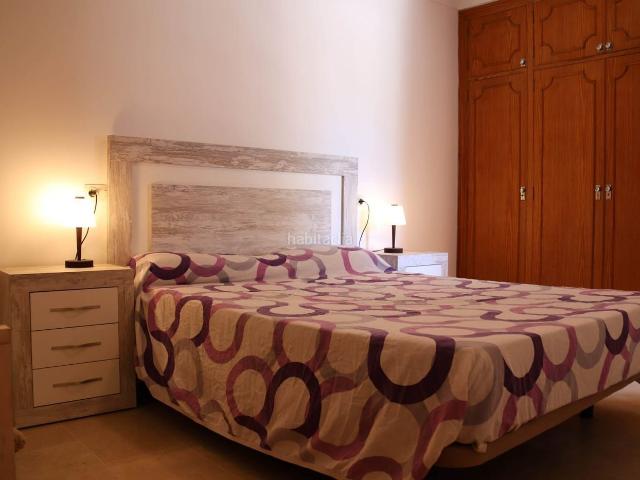 Piso en venta en Baleares Manacor, Porto Cristo. Amplio piso en esquina con gran terraza sobre el Paseo des Riuet y vistas al puerto. Pisos.