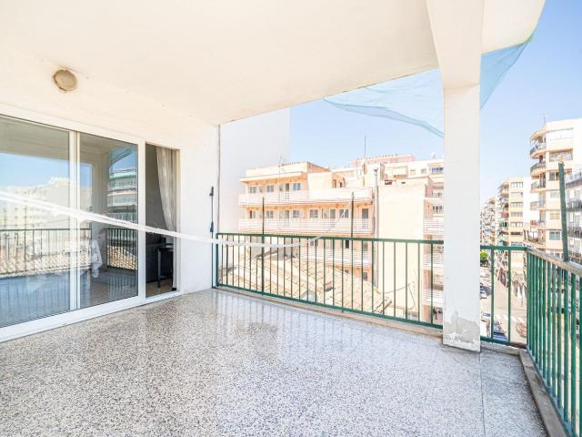 Piso en venta en Baleares Llucmajor, S´Arenal. Tercer piso SIN ASCENSOR de 3 dormitorios, gran terraza y balcón. Pisos.