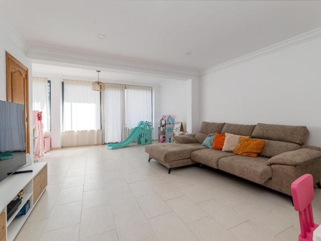 Piso en venta en Baleares Llucmajor, S´Arenal. VIVIENDA REFORMADA CON VISTAS AL MAR, TERRAZAS Y PARKING. Pisos.