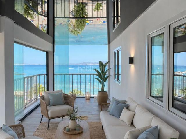 Piso en venta en Baleares Llucmajor, S´Arenal. Este apartamento, completamente renovado en 2025 y situado en la 7.ª planta, ofrece unas espectaculares vistas al mar y una modern. Pisos.