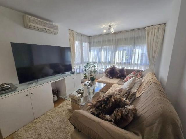 Piso en venta en Baleares Palma de Mallorca, Arxiduc. Amplio piso completamente reformado en el centro de Palma Zona Archiduque Plaza Fleming. Pisos Palma de.