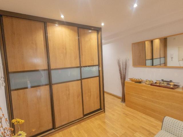 Piso en venta en Baleares Palma de Mallorca, Arxiduc. Este luminoso apartamento, equipado con materiales de alta calidad, se encuentra en la tercera planta de un cuidado edificio de vi. Pisos Palma de.