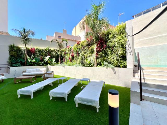 Piso en venta en Baleares Palma de Mallorca, Santa Catalina. Apartamento en Santa Catalina con piscina y gimnasio. Garaje y trastero opcional. Pisos Palma de.