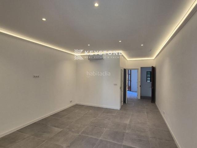 Piso en venta en Baleares Palma de Mallorca, Santa Catalina. Piso renovado en Santa Catalina con terraza y diseño moderno. Pisos Palma de.