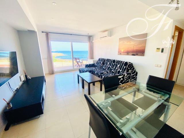Piso en venta en Baleares Sant Josep de sa Talaia, Sant Agustí Cala de Bou. Piso en venta en primera línea de mar en Cala de Bou Ibiza. Pisos Sant Josep de sa.