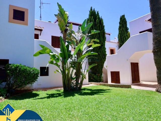 Piso en venta en Baleares Santa Eulària, Santa Eulària des Riu. Apartamento con piscina compartida, Islas Baleares, Ibiza. 2 habitaciones 87 m² 100 metros al mar. Pisos Santa.