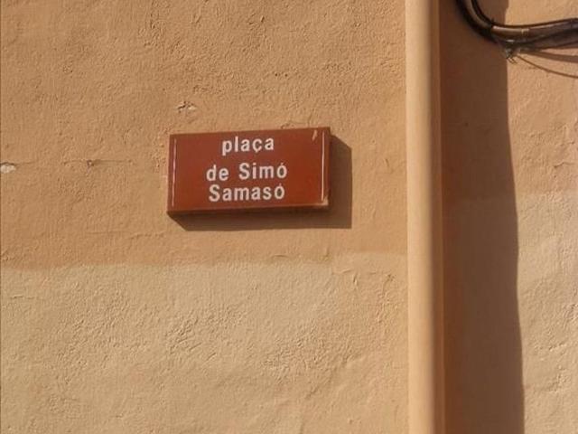 Piso en venta en plaza Simó Samasó, Banyoles, de 87 m² 3 habitaciones por 69.000