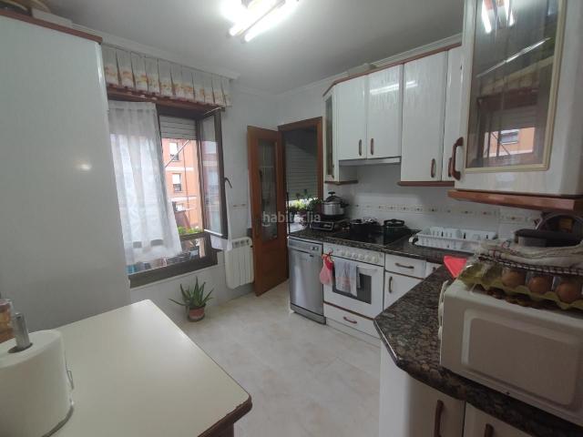 Piso en venta en Basauri, Kalero Basozelai. vivienda de 3 habitaciones totalmente exterior. Pisos.