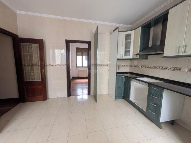 Piso en venta en Basauri, Kalero Basozelai. Piso de 3 dormitorios. Pisos.